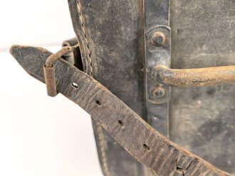 Motorrad Packtasche Wehrmacht. Ausführung in Leder, ungereinigtes Stück