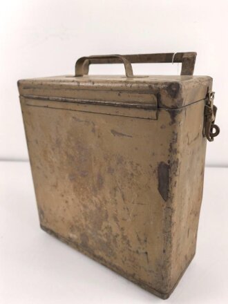 Motorrad Packtasche Wehrmacht. Ausführung in Blech....