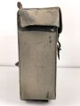Motorrad Packtasche Wehrmacht. Ausführung in Ersatzmaterial. Originallack, ungereinigtes Stück