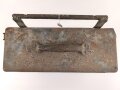 Motorrad Packtasche Wehrmacht. Ausführung in Blech. Originallack, ungereinigtes Stück