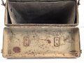 Motorrad Packtasche Wehrmacht. Ausführung in Blech. Originallack, ungereinigtes Stück
