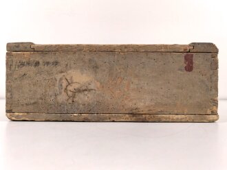 Transportkasten Wehrmacht mit taktischem Zeichen. Maße etwa 33 x 43 x 16cm, ungereinigt, Originallack