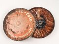 Scho-ka-kola Dose Wehrmacht Packung 1941, ungereinigtes Stück, halber Inhalt der Dose im Boden
