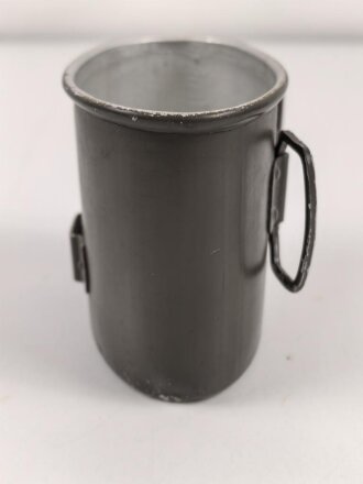 Deutschland nach 1945, Becher für eine Feldflasche , vermutlich für Bundesgrenzschutz. Baugleich Wehrmacht, nicht gestempelt