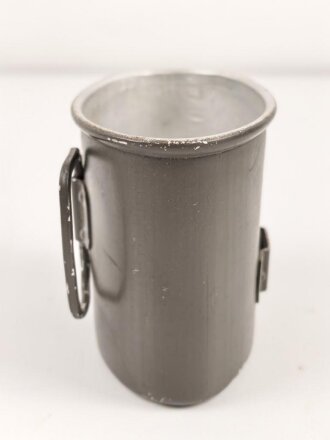 Deutschland nach 1945, Becher für eine Feldflasche , vermutlich für Bundesgrenzschutz. Baugleich Wehrmacht, nicht gestempelt
