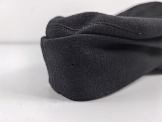 Schwarze Feldmütze ohne jegliche Stempelung. Alter und Herkunft unbekannt