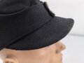 Schwarze Feldmütze ohne jegliche Stempelung. Alter und Herkunft unbekannt