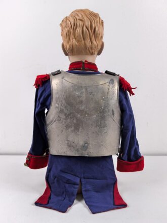 Frankreich ? Kinderuniform auf älterer Figur, Höhe des Kürass etwa 32cm