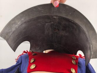 Frankreich ? Kinderuniform auf älterer Figur, Höhe des Kürass etwa 32cm