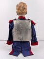 Frankreich ? Kinderuniform auf älterer Figur, Höhe des Kürass etwa 32cm