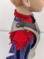 Frankreich ? Kinderuniform auf älterer Figur, Höhe des Kürass etwa 32cm