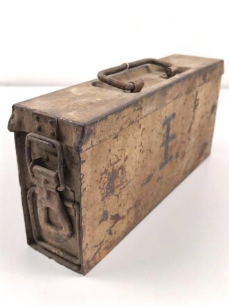 Gurtkasten Wehrmacht für Maschinengewehr Gurt. Originallack, ungereinigtes Stück