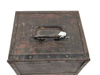 Transportkasten Wehrmacht. Originallack, Maße etwa 25 x 25 x 21cm