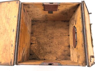 Transportkasten Wehrmacht. Originallack, Maße etwa 25 x 25 x 21cm