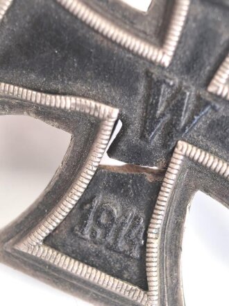 Eisernes Kreuz 2. Klasse 1914. Kein Hersteller im Bandring, defekt