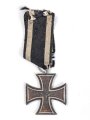 Eisernes Kreuz 2. Klasse 1914. Eisenkern rostig, gereinigt, an defektem Band