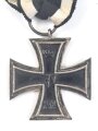 Eisernes Kreuz 2. Klasse 1914 am Band.  Hersteller KO im Bandring für Klein & Quenzer.