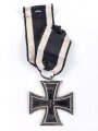 Eisernes Kreuz 2. Klasse 1914 am Band.  Hersteller KO im Bandring für Klein & Quenzer.