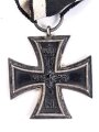 Eisernes Kreuz 2. Klasse 1914 am Band.  Hersteller KO im Bandring für Klein & Quenzer.