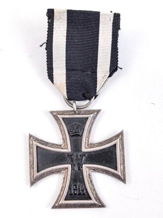 Eisernes Kreuz 2. Klasse 1914 am Band. Unleserlicher Hersteller im Bandring
