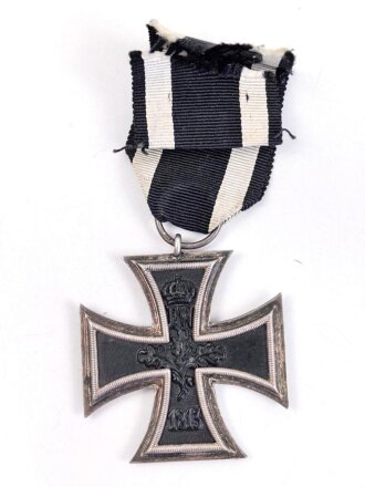 Eisernes Kreuz 2. Klasse 1914 am Band. Unleserlicher Hersteller im Bandring