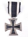 Eisernes Kreuz 2. Klasse 1914 am Band. Unleserlicher Hersteller im Bandring