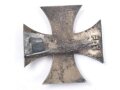 Eisernes Kreuz 1. Klasse 1914 . Gewölbte Ausführung , der Gegenhaken alt ergänzt