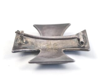 Eisernes Kreuz 1. Klasse 1914 . Gewölbte Ausführung , die Rückseite graviert " LTN Abele Rottweil"