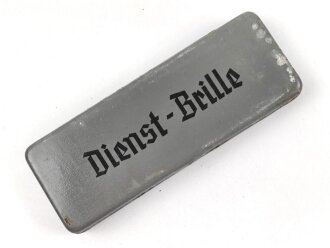Dienstbrille Wehrmacht, nicht verausgabt, daher noch keine Gläser eingesetzt, aus altem Bestand, ungereinigt