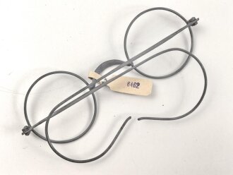 Dienstbrille Wehrmacht, nicht verausgabt, daher noch keine Gläser eingesetzt, aus altem Bestand, ungereinigt