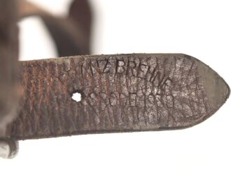 Stahlhelm Kinnriemen Wehrmacht. Frühes Stück mit Aluminiumbeschlägen, angetrocknet, mit Schuhcreme nachgebräunt ?