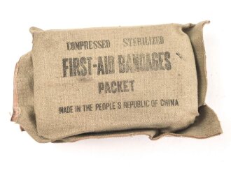 Vietnamkrieg, in China hergestelltes Verbandpäckchen, so bei der Nordvietnamesischen Armee und dem Vietkong verwendet.