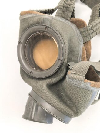 Luftschutz / Werkschutz. Gasmaske Modell 1930,...