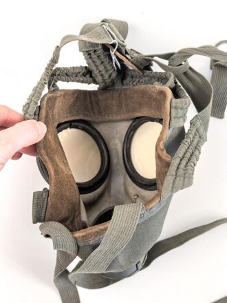 Luftschutz / Werkschutz. Gasmaske Modell 1930, Ausführung als S-Maske für den Luftschutz, datiert 1938. Weich, guter Zustand