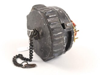 Luftwaffe, Steckverbindung ,  ich glaube zu wissen das es zur Flak / Kommandogerät gehört. Durchmesser etwa 9cm