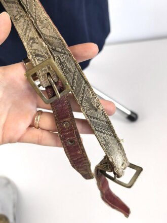 Spanien, Paradeuniform eines Angehörigen der persönlichen Leibwache ( Guardia Mora ) des spanischen Diktators Franco. . Vermutlich zusammengestellt, die Paraderabatte ist zu groß für die Jacke und das Koppel zu lang. Gebraucht, in gutem Gesamtzustand