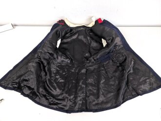 Spanien, Paradeuniform eines Angehörigen der persönlichen Leibwache ( Guardia Mora ) des spanischen Diktators Franco. . Vermutlich zusammengestellt, die Paraderabatte ist zu groß für die Jacke und das Koppel zu lang. Gebraucht, in gutem Gesamtzustand