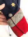 Spanien, Paradeuniform eines Angehörigen der persönlichen Leibwache ( Guardia Mora ) des spanischen Diktators Franco. . Vermutlich zusammengestellt, die Paraderabatte ist zu groß für die Jacke und das Koppel zu lang. Gebraucht, in gutem Gesamtzustand