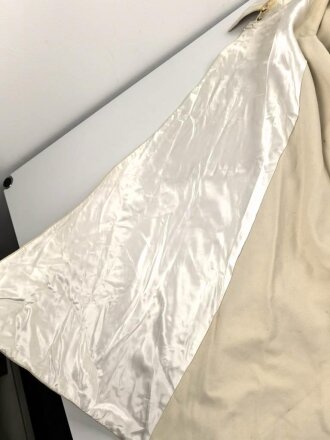 Ritterorden vom Heiligen Grab zu Jerusalem, Umhang in gutem Zustand. Schneideretikett aus Madrid, Altes Stück, ungereinigt