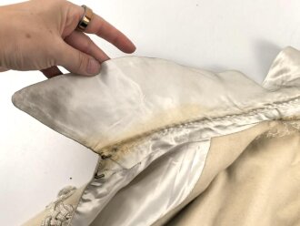 Ritterorden vom Heiligen Grab zu Jerusalem, Umhang in gutem Zustand. Schneideretikett aus Madrid, Altes Stück, ungereinigt