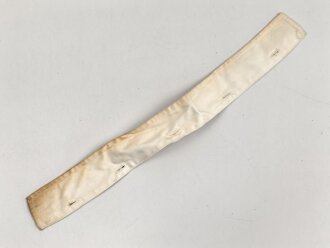Ritterorden vom Heiligen Grab zu Jerusalem, Kopfbedeckung mit Federschmuck in gutem Zustand. Schneideretikett aus Madrid, Altes Stück, ungereinigt, in hölzernem Hutkoffer. Kopfgrösse gemessen 56
