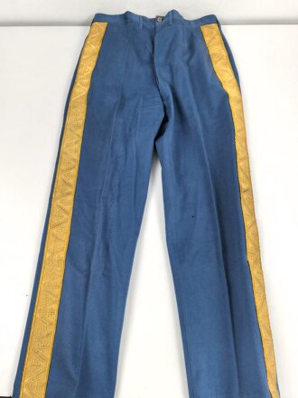 Ritterorden vom Heiligen Grab zu Jerusalem, gerade blaue Hose mit goldener Borte. Guter Gesamtzustand, Alter und genaue Herkunft unbekannt.