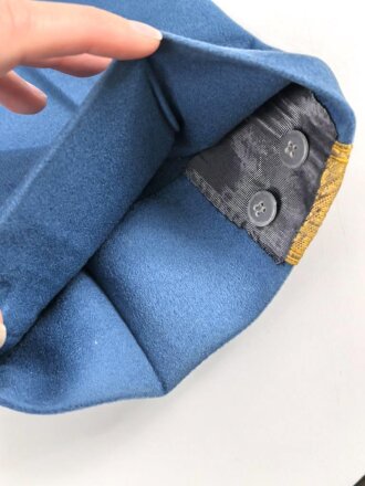 Ritterorden vom Heiligen Grab zu Jerusalem, gerade blaue Hose mit goldener Borte. Guter Gesamtzustand, Alter und genaue Herkunft unbekannt.