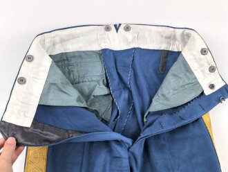 Ritterorden vom Heiligen Grab zu Jerusalem, gerade blaue Hose mit goldener Borte. Guter Gesamtzustand, Alter und genaue Herkunft unbekannt.