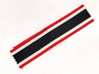 Band zum Kriegsverdienstkreuz 2. Klasse 1939 mit und ohne Schwerter. Breite 30mm, Länge 24cm