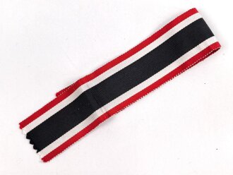 Band zum Kriegsverdienstkreuz 2. Klasse 1939 mit und ohne Schwerter. Breite 30mm, Länge 24cm