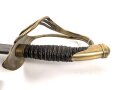Preussen, Kürassier Pallasch / Extradegen Modell 1889.  Eigentumstsück mit doppelseitiger Klingenäztung . Der Träger war Angehöriger im "Kürassier Regiment von Seydlitz No. 7"  Ordentliche Klinge, Griffwicklung restauriert, Scheide überlackiert
