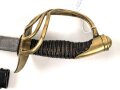 Preussen, Kürassier Pallasch / Extradegen Modell 1889.  Eigentumstsück mit doppelseitiger Klingenäztung . Der Träger war Angehöriger im "Kürassier Regiment von Seydlitz No. 7"  Ordentliche Klinge, Griffwicklung restauriert, Scheide überlackiert