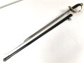 Preussen, Kürassier Pallasch / Extradegen Modell 1889.  Eigentumstsück mit doppelseitiger Klingenäztung . Der Träger war Angehöriger im "Kürassier Regiment von Seydlitz No. 7"  Ordentliche Klinge, Griffwicklung restauriert, Scheide überlackiert