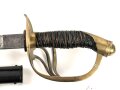 Preussen, Kürassier Pallasch / Extradegen Modell 1889.  Eigentumstsück mit doppelseitiger Klingenäztung . Der Träger war Angehöriger im "Kürassier Regiment von Seydlitz No. 7"  Ordentliche Klinge, Griffwicklung restauriert, Scheide überlackiert